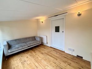 garden room- click for photo gallery